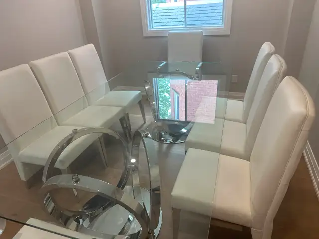 Luxury dinning room glass table comes with 8 chairs63008306788097122