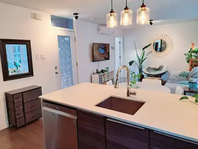 4 1/2 - Two Bedroom  Condo - Private Indoor Parking - Rosemont