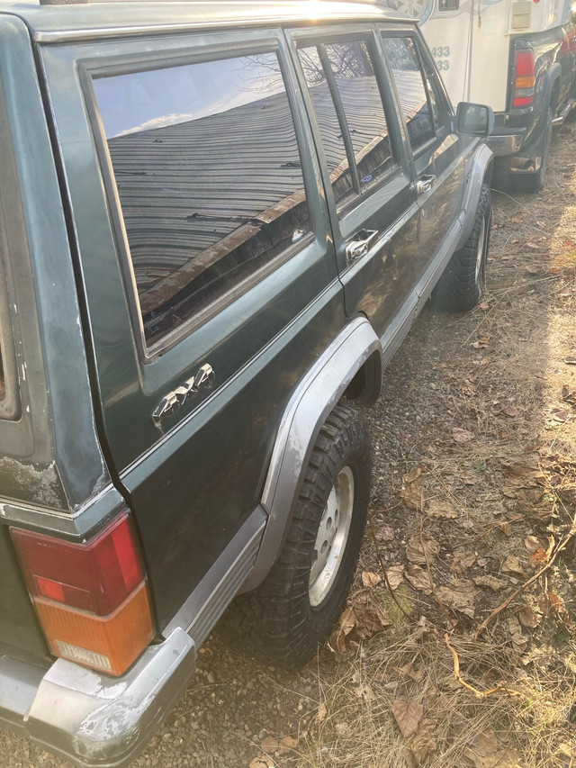 1992 Jeep Cherokee 4.0l High Output in Cars & Trucks in Smithers - Image 3