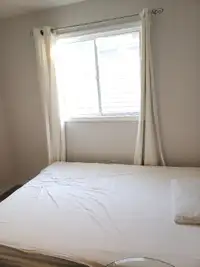 Room for rent in Ajax (wesnty/Roseland)