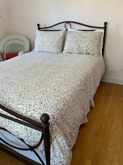 lit double en fer forgé avec matelas et sommier, View more