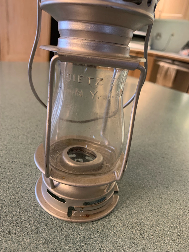Vintage Dietz Scout Skaters Lantern in Arts & Collectibles in Hamilton - Image 3