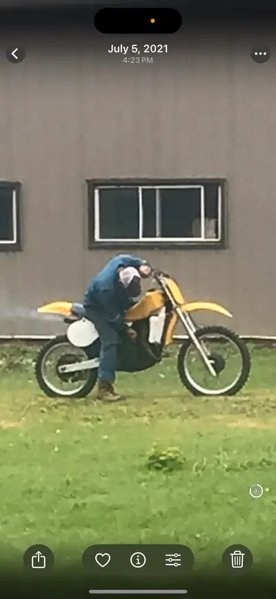 RM 125 Suzuki Parts bike - it still runs but has some transmission problems. Make an offer