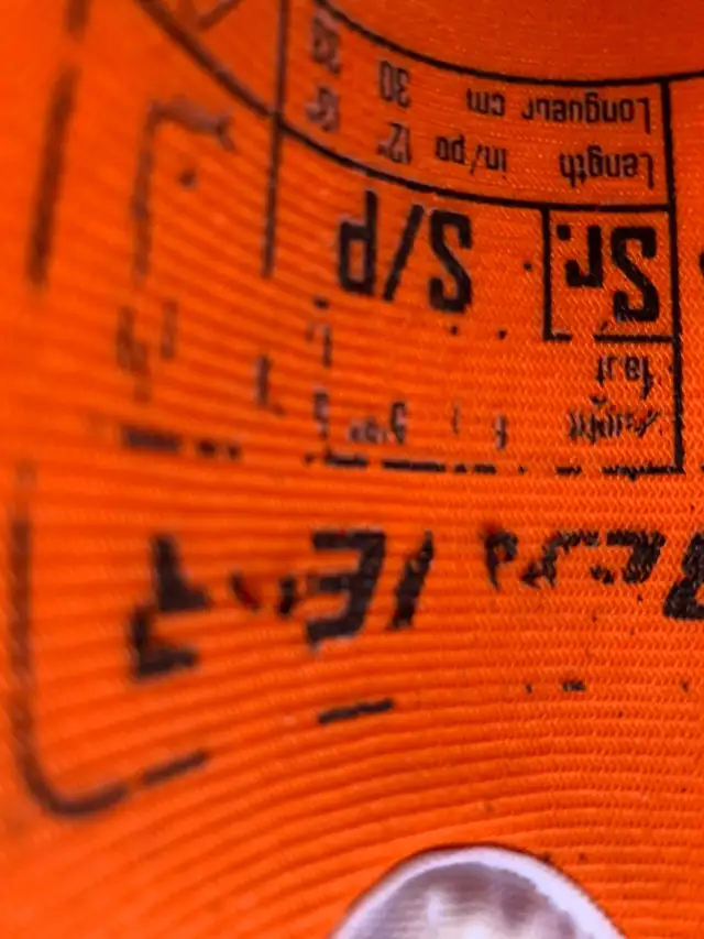 hockey elbow pads in Hockey in Edmonton - Image 4