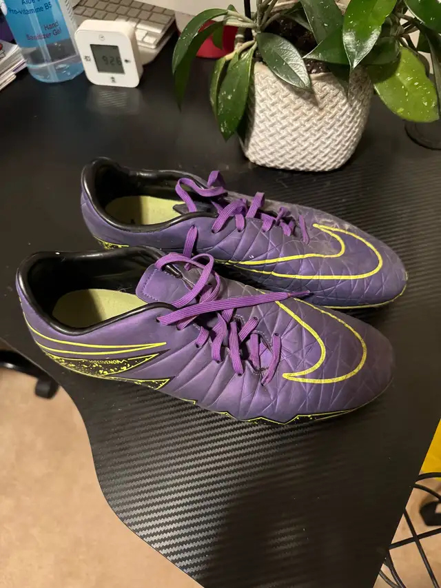 Men Nike Soccer Cleats in Soccer in Ottawa - Image 2