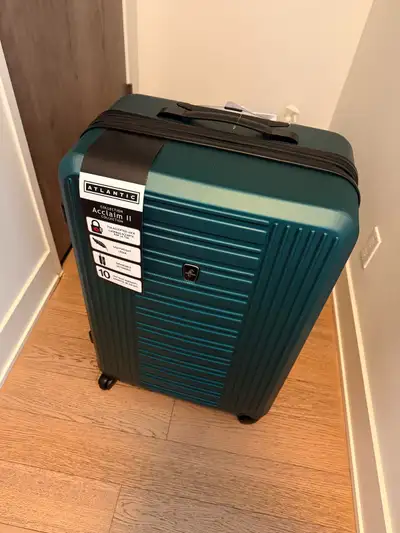 Its brand new, I got as a goft but I got no use to it. It also has its box if needed. Send me a mess...