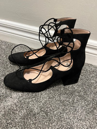 Black suede sandals size 6
