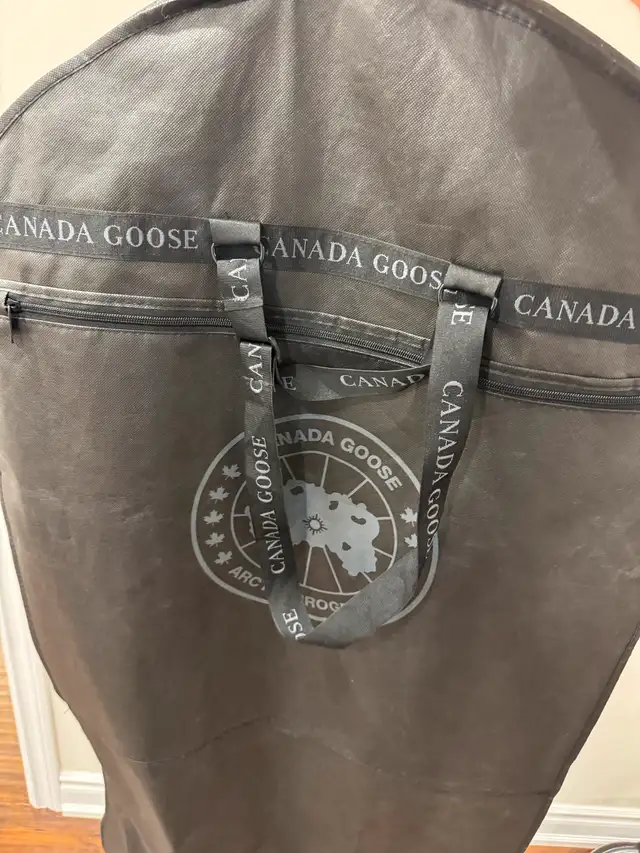 Ovo Canada Goose in Men's in Markham / York Region - Image 8