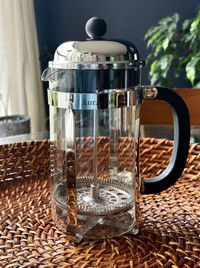 French press coffeemaker excellent condition