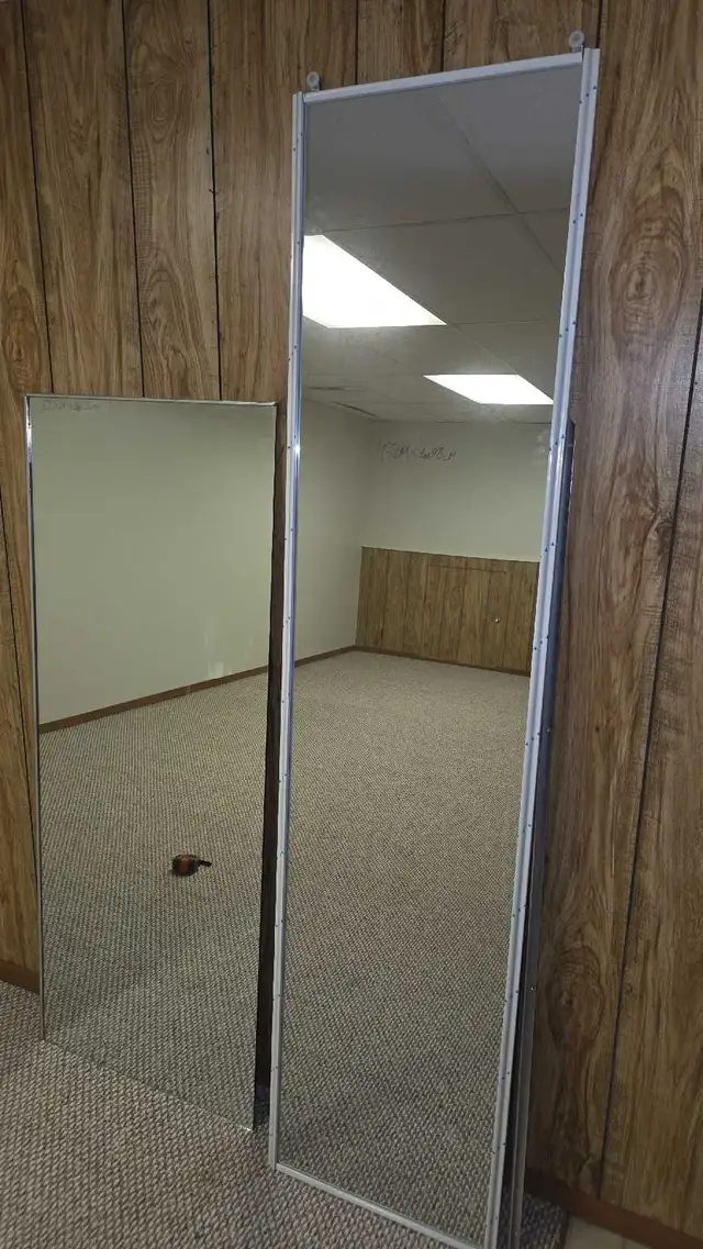 Door and wall Mirrors in Home Décor & Accents in Edmonton - Image 2
