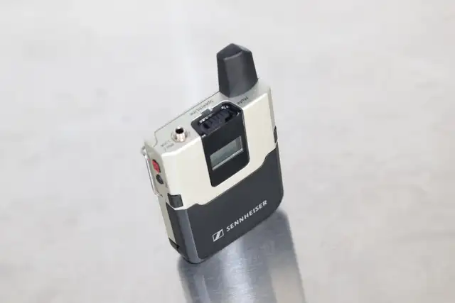 Sennheiser SpeechLine SL Bodypack DW-4 US Wireless Transmitter in Speakers, Headsets & Mics in Markham / York Region - Image 2