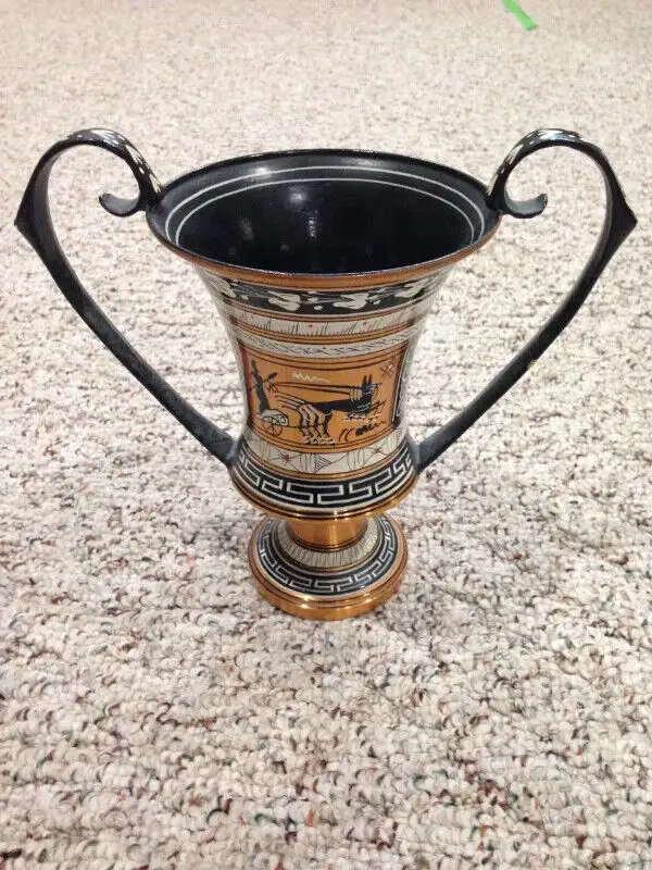 Greek Copper Vase in Arts & Collectibles in Calgary - Image 2