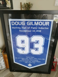 Doug Gilmour hockey Hall of Fame inductee banner signed #/193 