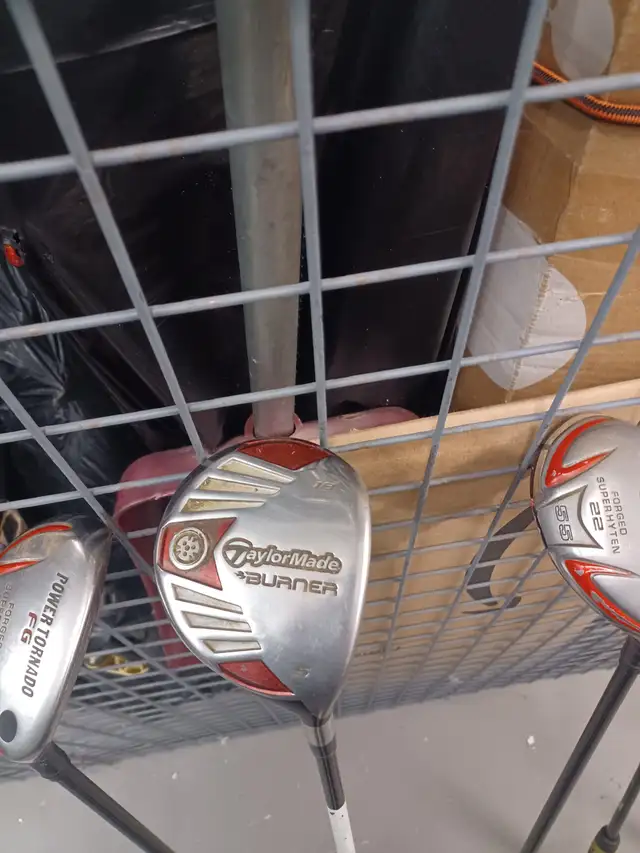 Golf Clubs Titleist and Taylormade in Golf in London - Image 6