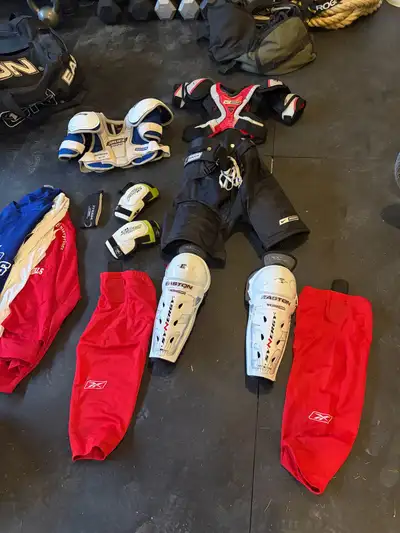 Youth Large Hockey Equiptment, View more