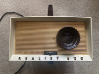 Vintage Realistic 620 Model 3101  Slide Projector