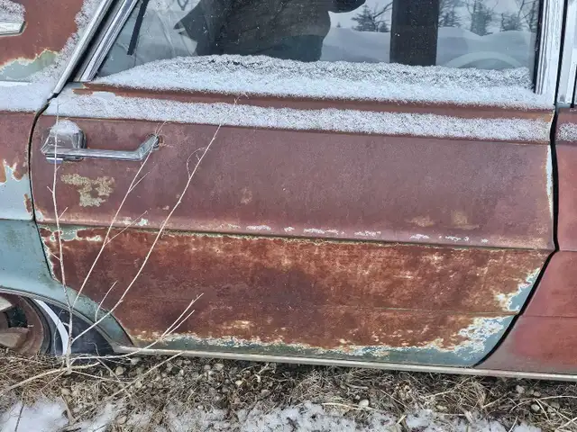 1965 Galaxie 500 4 dr for parts in Classic Cars in Grande Prairie - Image 10