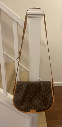Sold at Auction: Vintage 'LV' 'Louis Vuitton'Marked Dampier