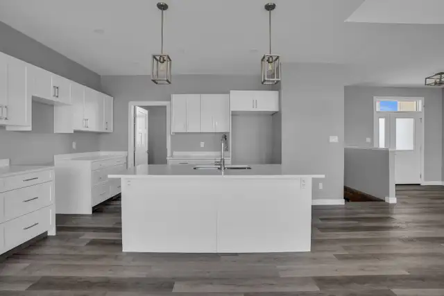 Lakefront Home and Lots For Sale in Saskatchewan in Houses for Sale in Regina - Image 8