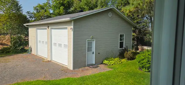 Bord de l'eau – Maison plain-pied riveraine – Drummondville in Houses for Sale in Drummondville - Image 11