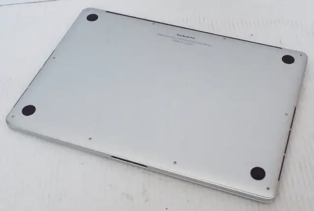 Apple Macbook Pro A1398 15-inch Mid-2012 Retina Intel Core i7 in Laptops in Markham / York Region - Image 4