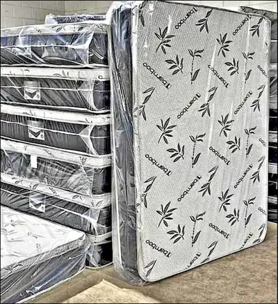 Matelas Queen size à vendre , View more