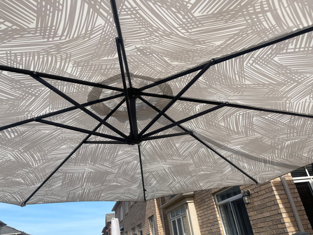 1 printed outdoor cantilever patio umbrella in Patio & Garden Furniture in Oakville / Halton Region - Image 3