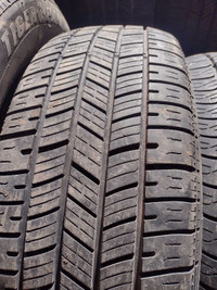 2 pneus d'été 205/60r16 uniroyal en très bon état 