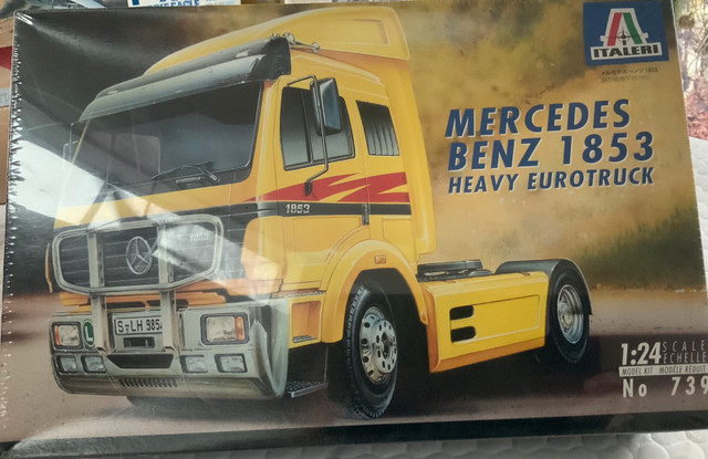 Italeri Mercedes Benz Heavy Eurotruck 739 dans Loisirs et artisanat  à Laval/Rive Nord