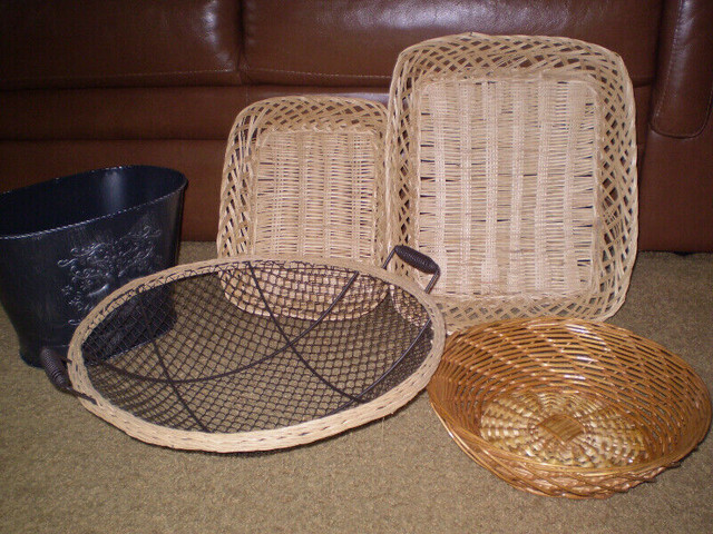 misc. items:  lamps, baskets, containers in Garage Sales in Brantford - Image 2