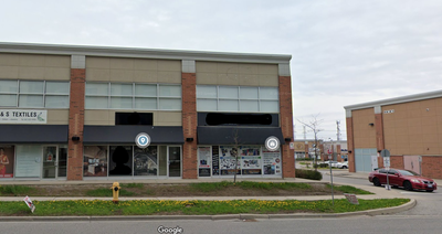 Second-floor commercial unit available, perfectly suited for a spa, aesthetic clinic, medical office...