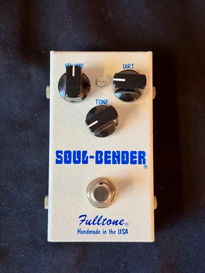 Fulltone Soul-Bender v.2 Fuzz w/ Fulltone FPS-2 cable and box, View more