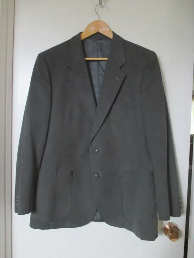 Men’s Vintage Ultra Suede Gray Sport Jacket Size 42 in Men's in City of Toronto - Image 5