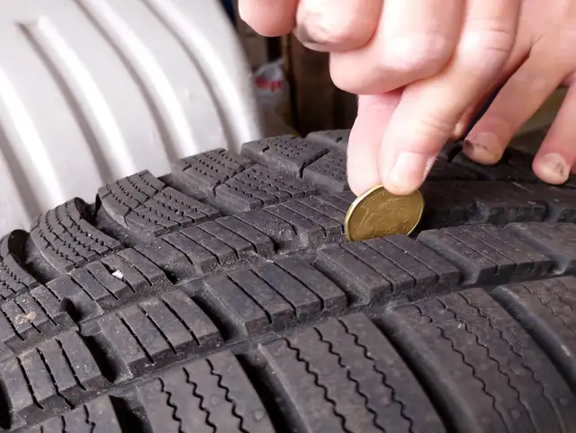 Four 15in 195/65R15 91H M+S tires on VW rims from a Rabbit in Tires & Rims in Dartmouth - Image 8