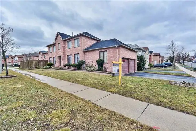 Room rental in Detached Home in Williams Pkwy and 410