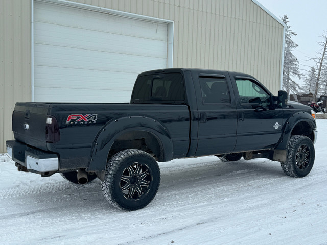 2014 Ford F350 Lariat Diesel FX4 4x4 Crew *Deleted + Upgraded* in Cars & Trucks in Calgary - Image 4
