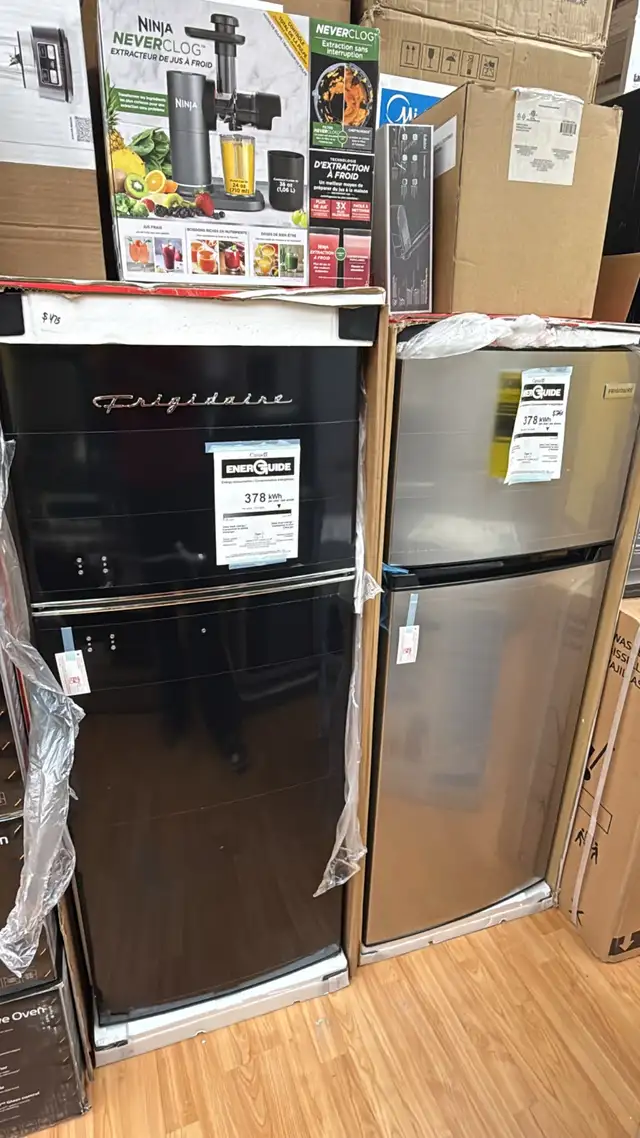Frigidaire 7.5 CU FT RETRO REFRIGERATOR - Mini Fridge in Refrigerators in Mississauga / Peel Region - Image 2