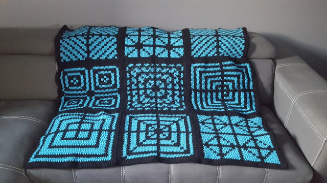 Blue and Black Blanket; Target; Criss Cross in Home Décor & Accents in North Bay - Image 2