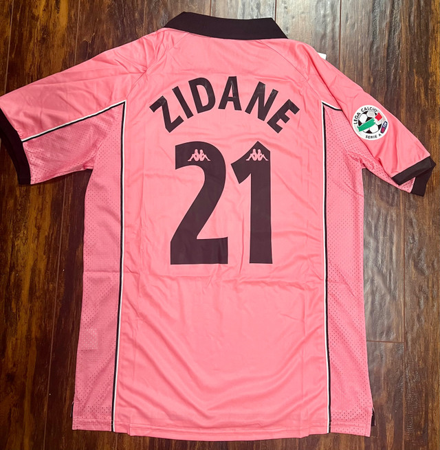 Juventus Retro Zidane 1997/98 Soccer away Jersey in Soccer in Oakville / Halton Region