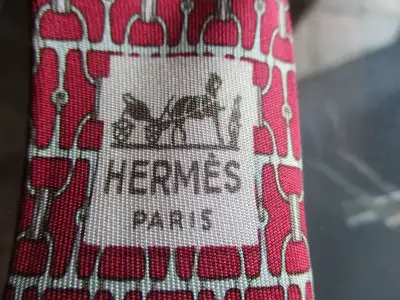 HERMES 100% AUTHENTIQUE   CRAVATE  100% SOIE, View more