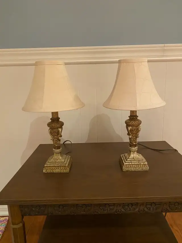 Pair of small lamps in Indoor Lighting & Fans in Oshawa / Durham Region - Image 3