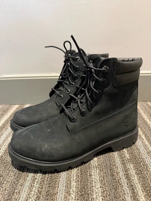 Timberland Waterproof Boot - Black - Women’s size US 9 in Women's - Shoes in City of Toronto - Image 2