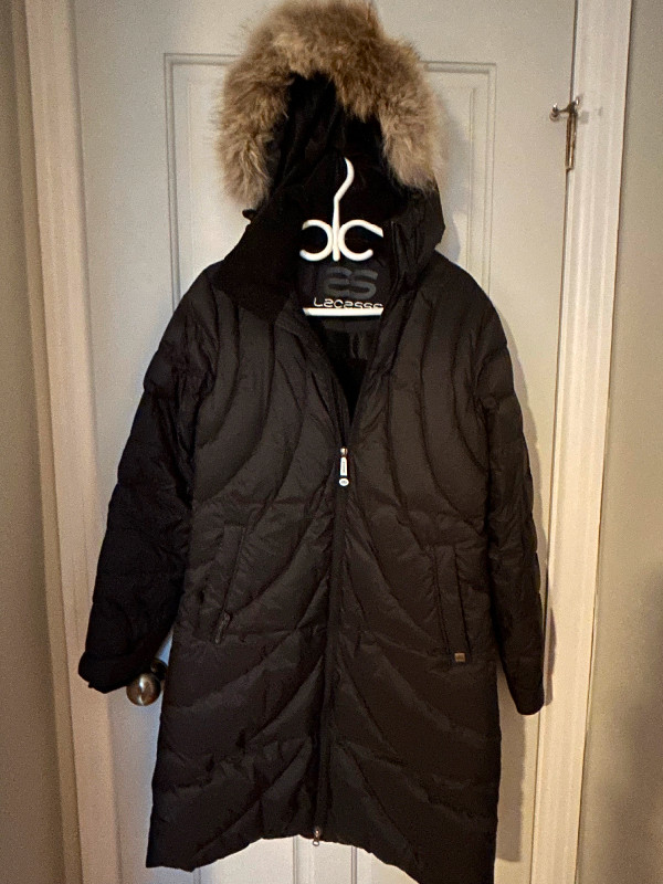 Manteau d’hiver en duvet pour femme dans Femmes - Hauts et vêtements d'extérieur  à Ville de Montréal - Image 2