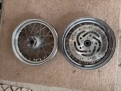 Original Harley Davidson chrome spoked rims. These came off of my 2006 Road King Classic which I pur...