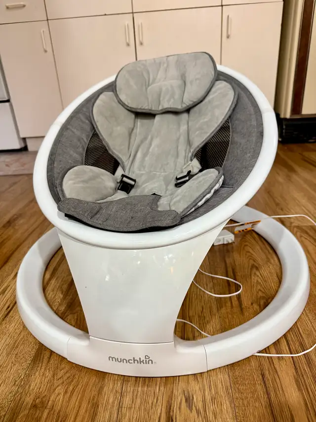 Munchkin Bluetooth Enabled Lightweight Baby Swing62863732122753122