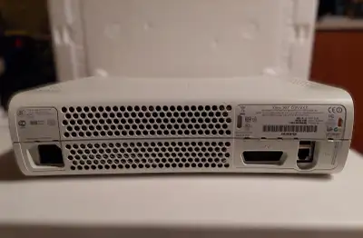 Xbox 360 console modèle Opus (rare), View more