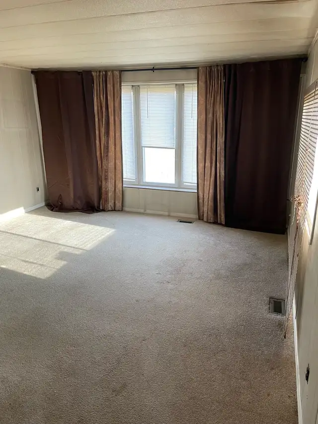 mobile home in Houses for Sale in Saskatoon - Image 6