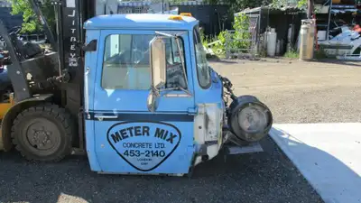 Good shape no rust 1987 L9000