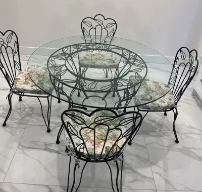 Glass dining table with 4 chairs– Excellent conditi, View more