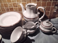 Vintage Favolina Dinner Dishes x 10 , Plus 